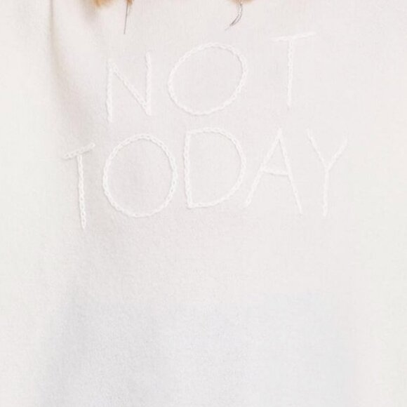 NEW Wildfox Not Today Cream White Sweater - Women's XS - Picture 2 of 3